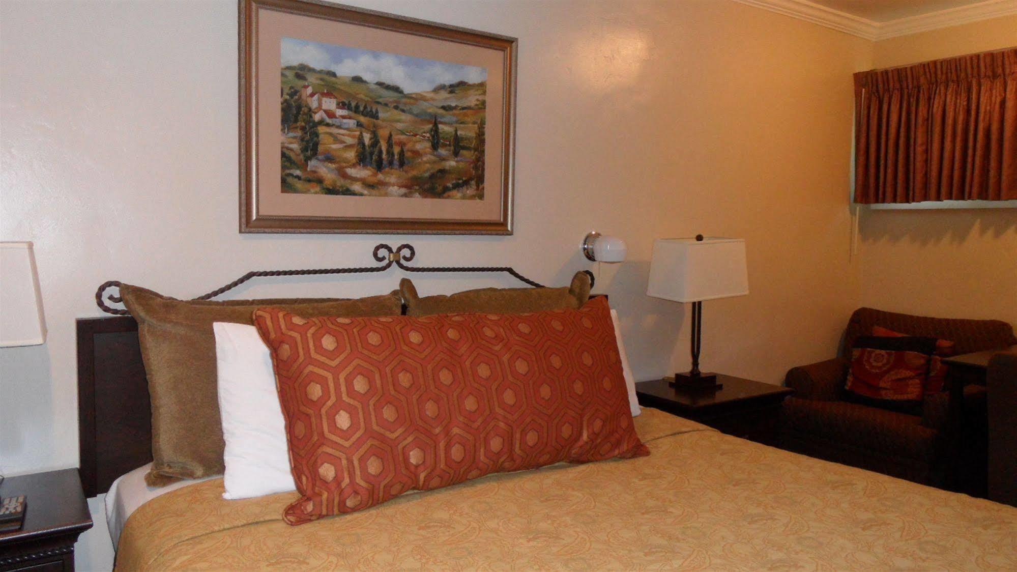 Casa Verde Inn Монтерей Екстериор снимка