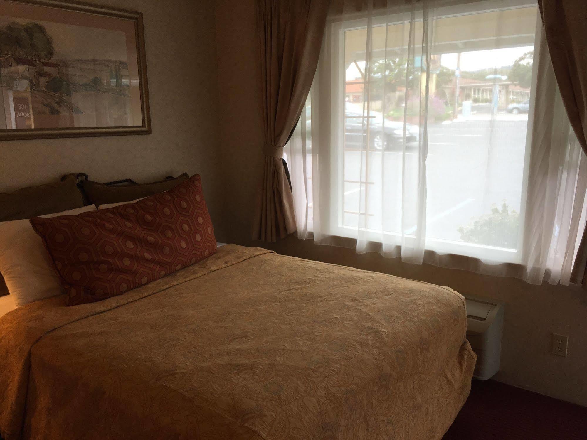 Casa Verde Inn Монтерей Екстериор снимка