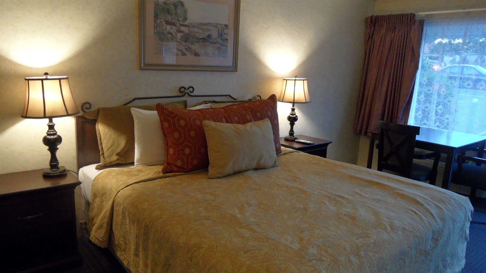 Casa Verde Inn Монтерей Екстериор снимка